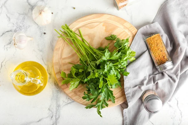 Board Fresh Parsley Oil Spices Light Background — Stock Photo, Image