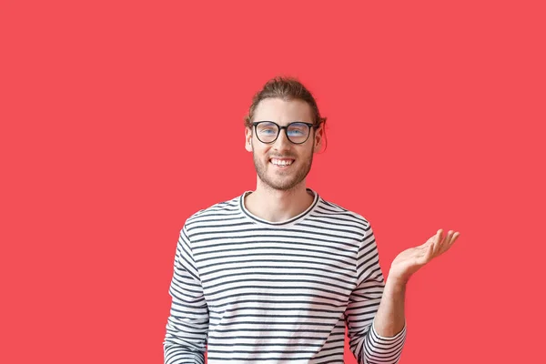 Young Man Wearing Eyeglasses Color Background — Stock Photo, Image