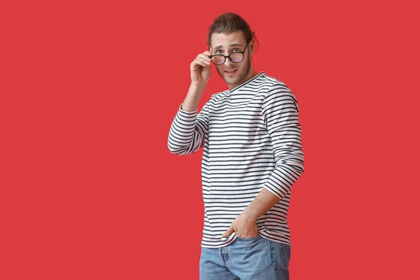 Young Man Wearing Eyeglasses Color Background — Stock Photo, Image