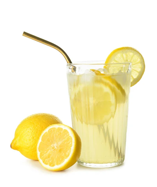 Bicchiere Gustosa Limonata Fredda Frutta Sfondo Bianco — Foto Stock