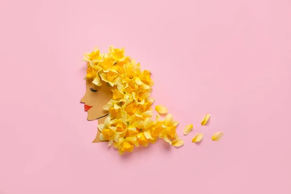 Paper Female Figure Beautiful Daffodils Color Background — Stock Photo, Image