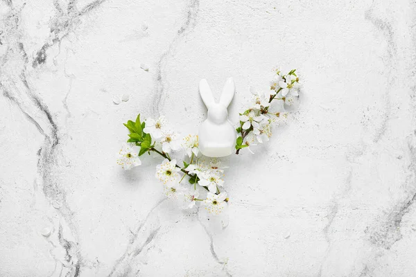 Beautiful Blooming Branches Bunny Figure Light Background — Stock Photo, Image
