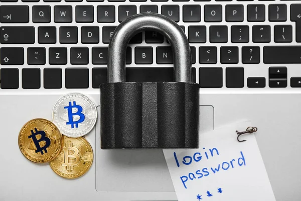 Laptop Lås Bitcoins Och Papper Med Text Login Password Hacka — Stockfoto