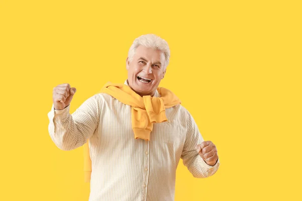 Screaming Mature Man Color Background — Stock Photo, Image