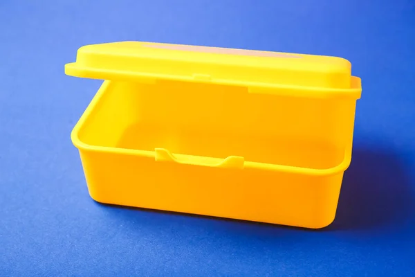 Caja Almuerzo Plástico Sobre Fondo Color — Foto de Stock