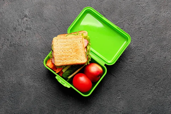 Lunchbox Met Lekker Eten Donkere Achtergrond — Stockfoto