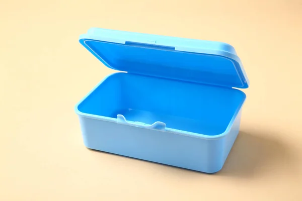 色の背景にプラスチック弁当箱 ストックフォト