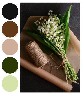 Vadideki güzel zambak çiçekleri, parşömen ve koyu arkaplanda ip. Farklı renk desenleri