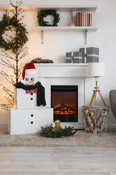 Funny Decorative Snowman Fireplace Living Room — Stock Photo, Image