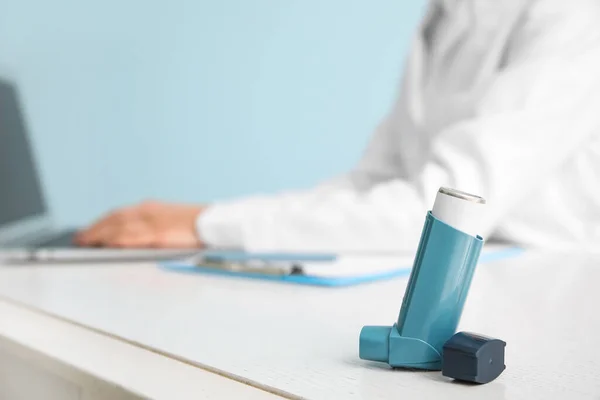 Modern Inhaler Table Allergist Clinic — Stock Photo, Image