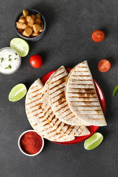 Plate Tasty Quesadillas Lime Sauce Spices Dark Background — Stock Photo, Image