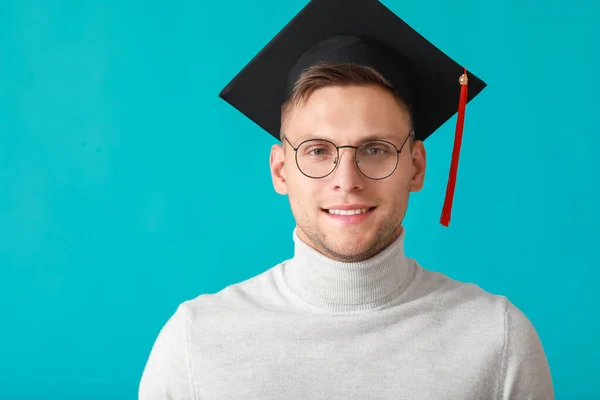 Estudiante Graduado Masculino Sobre Fondo Color — Foto de Stock