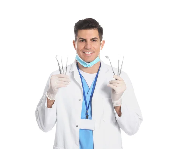 Mężczyzna Dentysta Maską Narzędziami Białym Tle — Zdjęcie stockowe