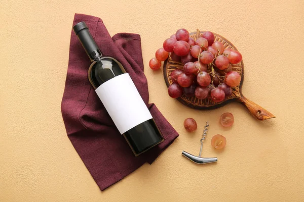 Composition Bottle Wine Ripe Grapes Color Background — Stock Photo, Image