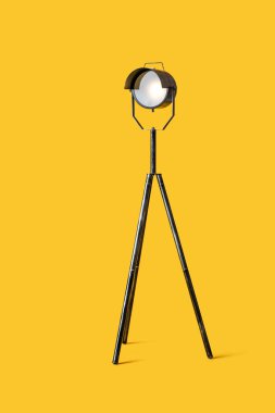 Renkli arka planda modern lamba