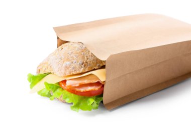 Beyaz arka planda lezzetli ciabatta sandviçi.