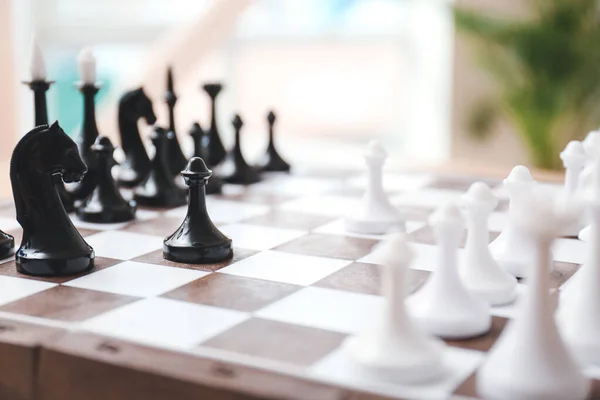Board Chess Pieces Blurred Background Closeup — Stock Photo, Image