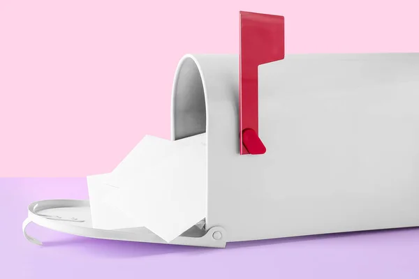 Mail Box Med Bokstäver Färg Bakgrund — Stockfoto