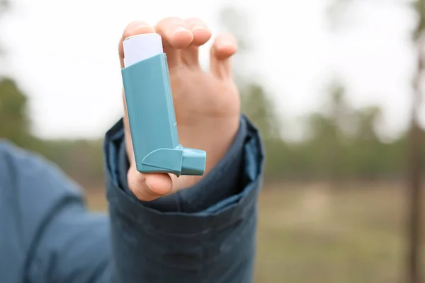 Young Man Inhaler Outdoors Closeup — Stock Photo, Image