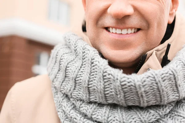 Smiling Senior Man Outdoors Closeup — Stock Photo, Image