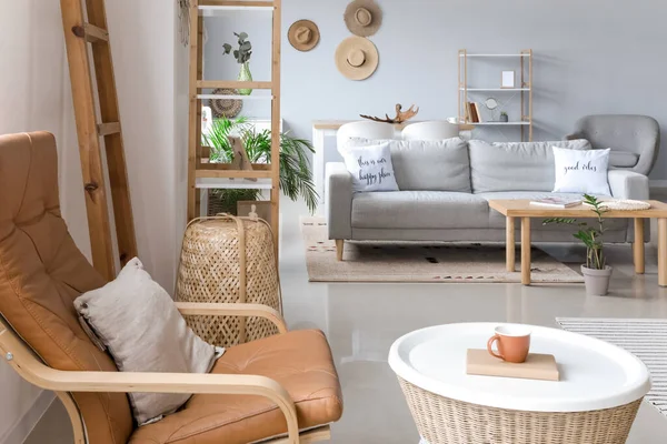 Stilvolles Interieur Wohnzimmer Mit Bequemem Sofa — Stockfoto