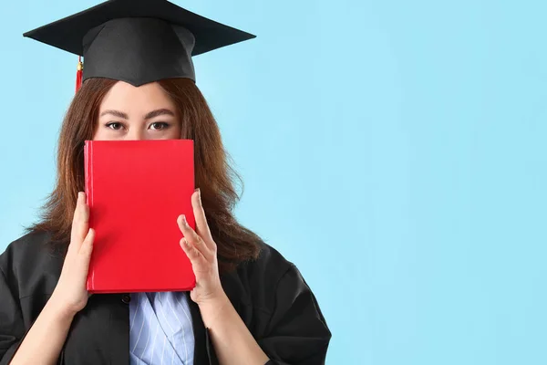 Estudante Graduação Sexo Feminino Com Livro Sobre Fundo Cor — Fotografia de Stock