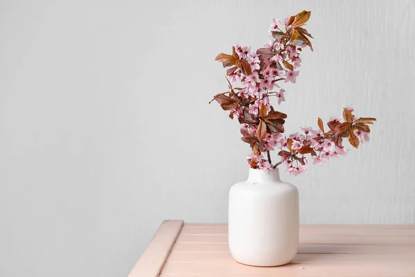 Vase Beautiful Blossoming Branches Light Background — Stock Photo, Image