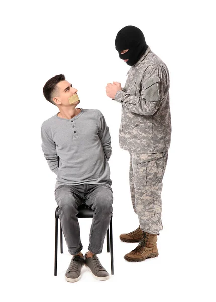 Terrorist Met Gijzelaar Witte Achtergrond — Stockfoto