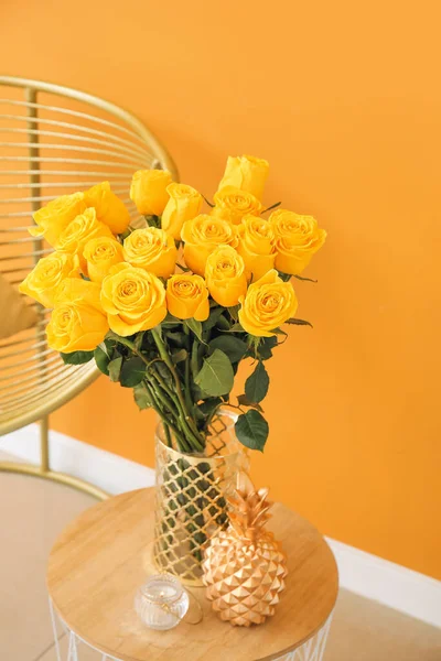 Vase Yellow Roses Decor Table Color Wall — Stock Photo, Image