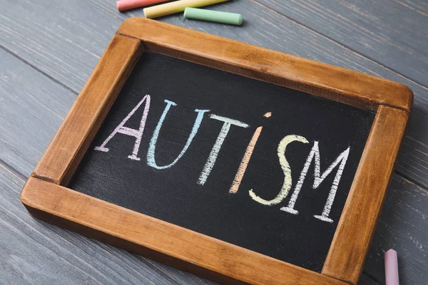 Kréta Tábla Szó Autism Sötét Háttér — Stock Fotó