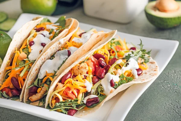 Plate Tasty Tacos Color Background Closeup — Stock Photo, Image