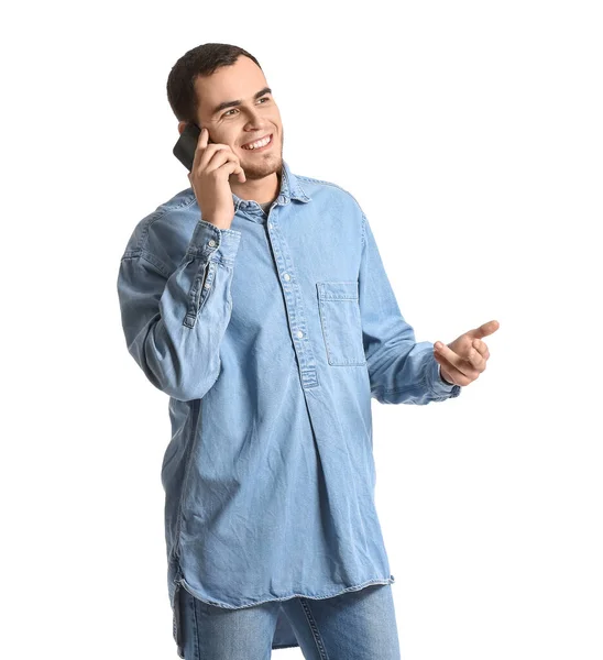 Jeune Homme Parlant Par Téléphone Mobile Sur Fond Blanc — Photo