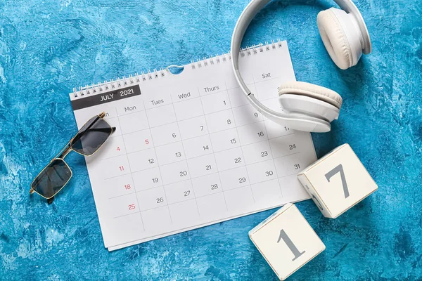 Calendar Headphones Sunglasses Color Background — Stock Photo, Image