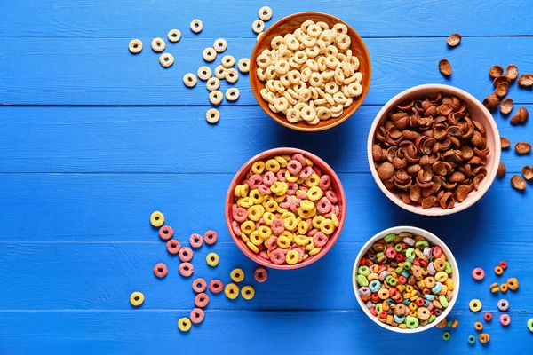 Cuencos Con Anillos Cereales Sobre Fondo Madera Color —  Fotos de Stock