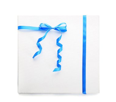 Beyaz arkaplanda mavi kurdeleli boş kart