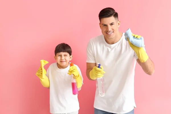 Father Son Cleaning Supplies Color Background — Stock Photo, Image