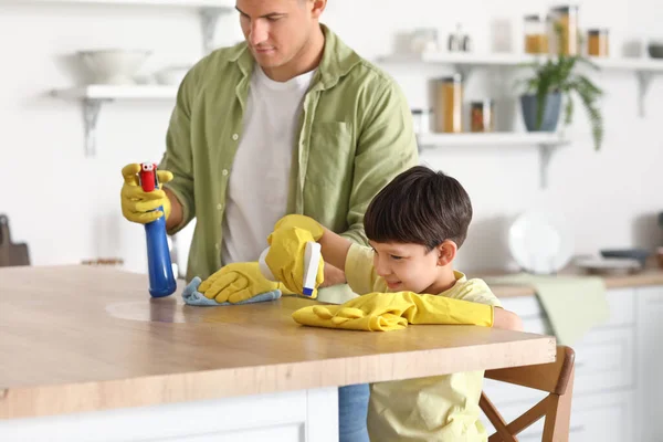 Father Son Cleaning Table Kitchen — Stock Photo, Image
