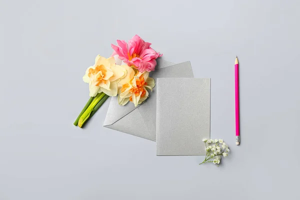 Beautiful Flowers Blank Card Envelope Light Background — Stock Photo, Image