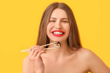 Renkli suşili güzel bir kadın.