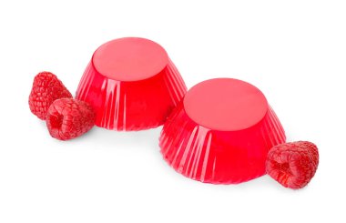 Beyaz arka planda lezzetli ahududu jölesi