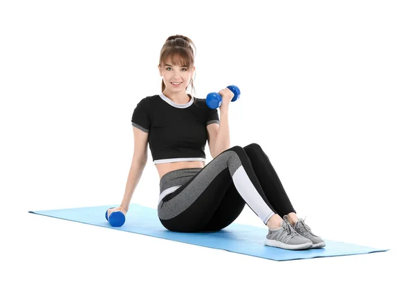 Mujer Joven Deportiva Entrenando Con Pesas Sobre Fondo Blanco — Foto de Stock