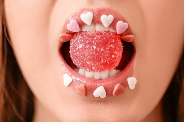 Hermosa Joven Con Maquillaje Creativo Dulces Primer Plano — Foto de Stock