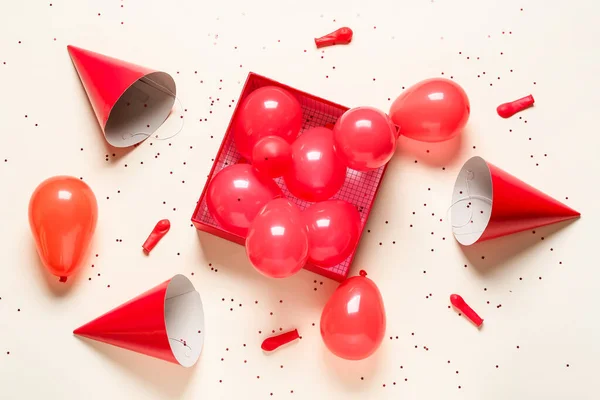 Festliche Komposition Mit Luftballons Auf Farbigem Hintergrund — Stockfoto