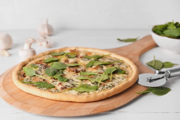 Delicious Vegetarian Pizza Wooden Background — Stock Photo, Image