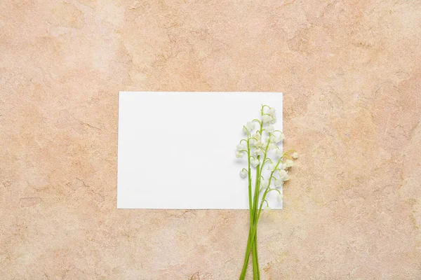 Vacker Lilja Valley Blommor Och Tomt Kort Färg Bakgrund — Stockfoto