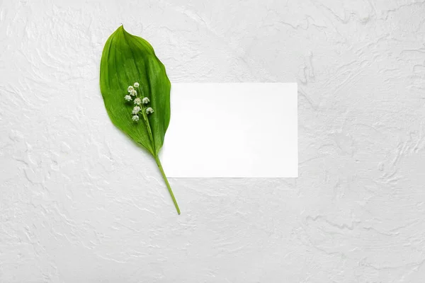Güzel Vadi Zambağı Çiçekleri Arka Planda Boş Bir Kart — Stok fotoğraf