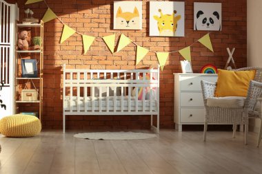 Modern çocuk odasının şık iç tasarımı