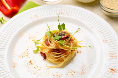 Lezzetli makarnalı, yakın plan.