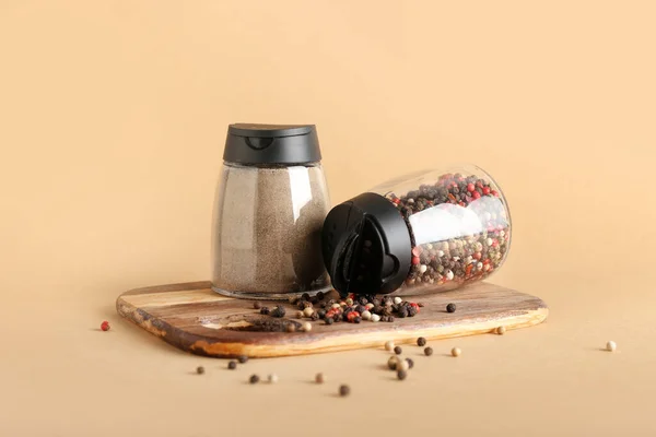 Jars Black Pepper Powder Peppercorns Color Background — Stock Photo, Image