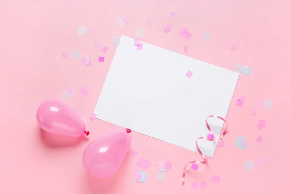 Feuille Papier Vierge Avec Ballons Air Confettis Sur Fond Couleur — Photo